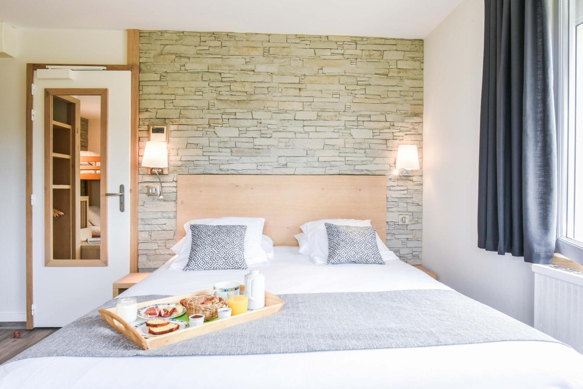 Logis Auberge Du Relais - Hotel & Restaurant Berenx Exteriör bild