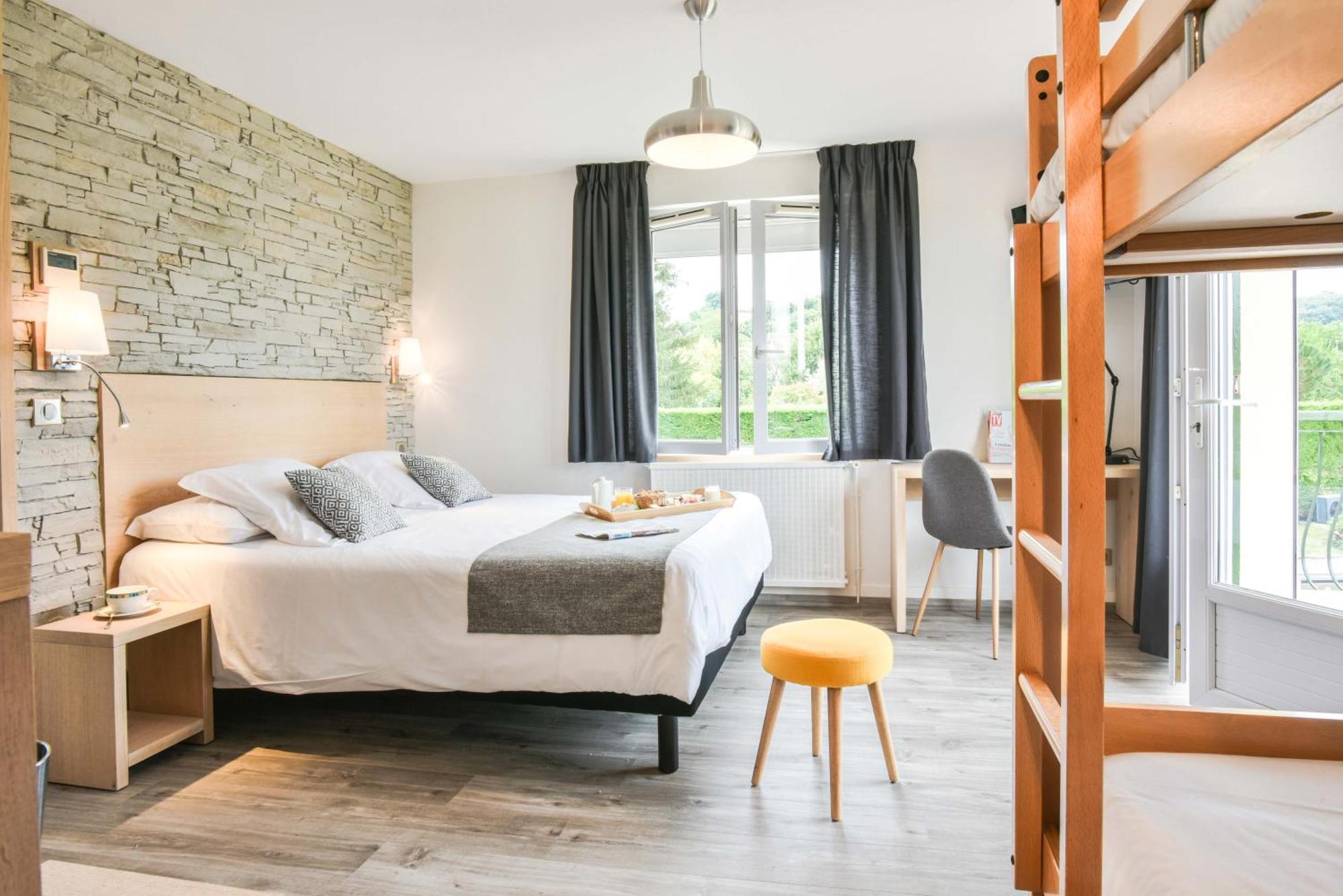 Logis Auberge Du Relais - Hotel & Restaurant Berenx Exteriör bild