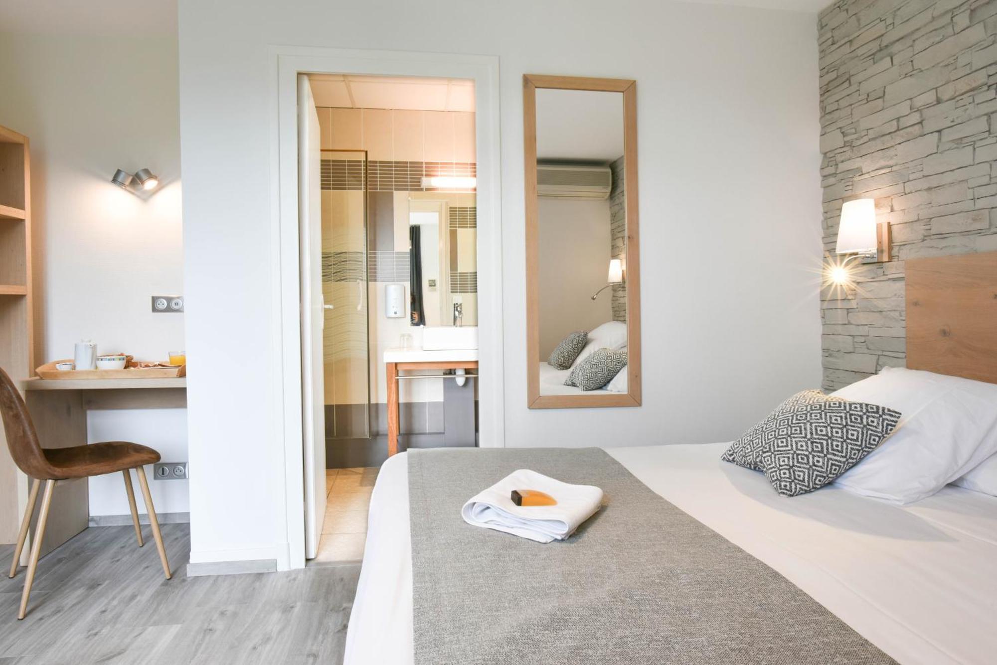 Logis Auberge Du Relais - Hotel & Restaurant Berenx Exteriör bild