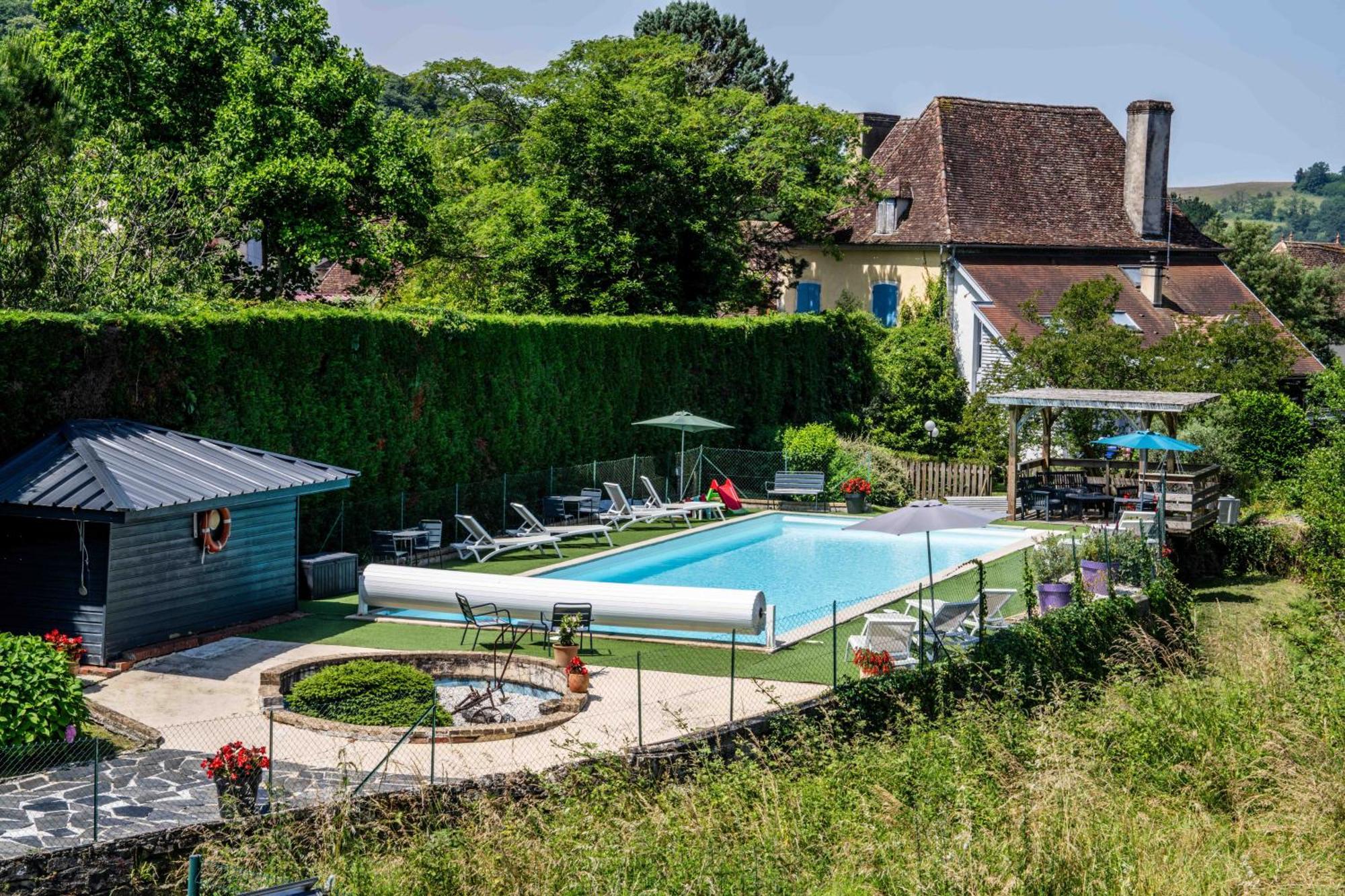 Logis Auberge Du Relais - Hotel & Restaurant Berenx Exteriör bild