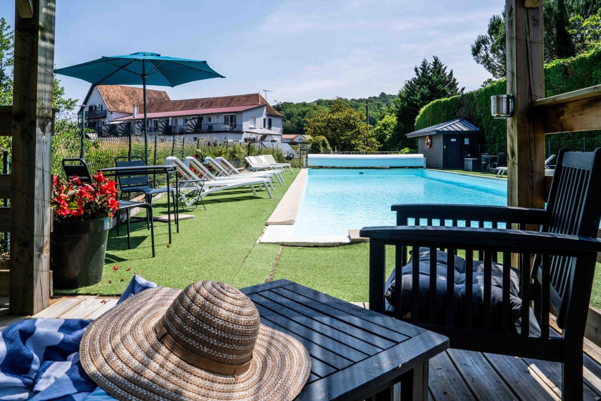 Logis Auberge Du Relais - Hotel & Restaurant Berenx Exteriör bild