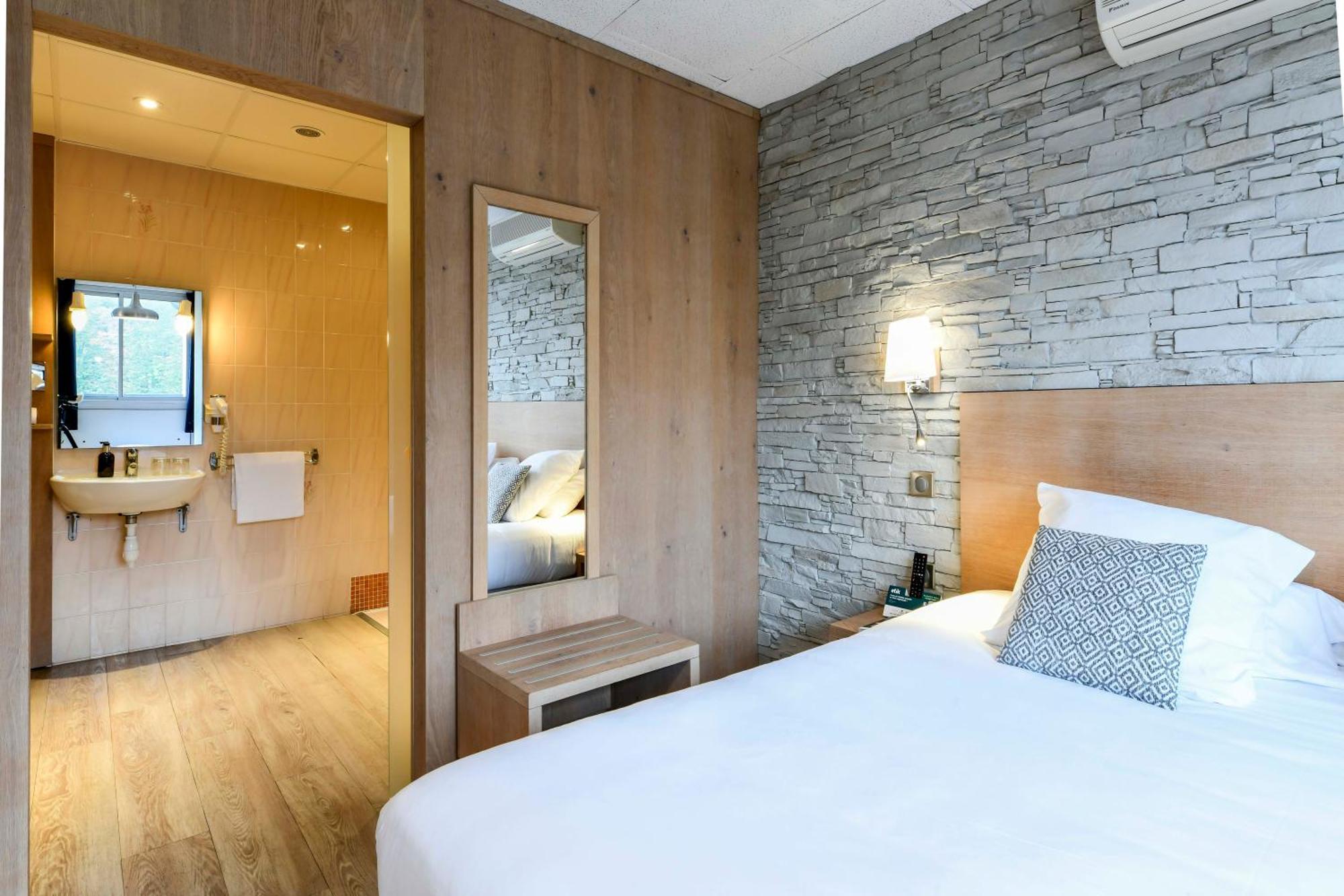 Logis Auberge Du Relais - Hotel & Restaurant Berenx Exteriör bild