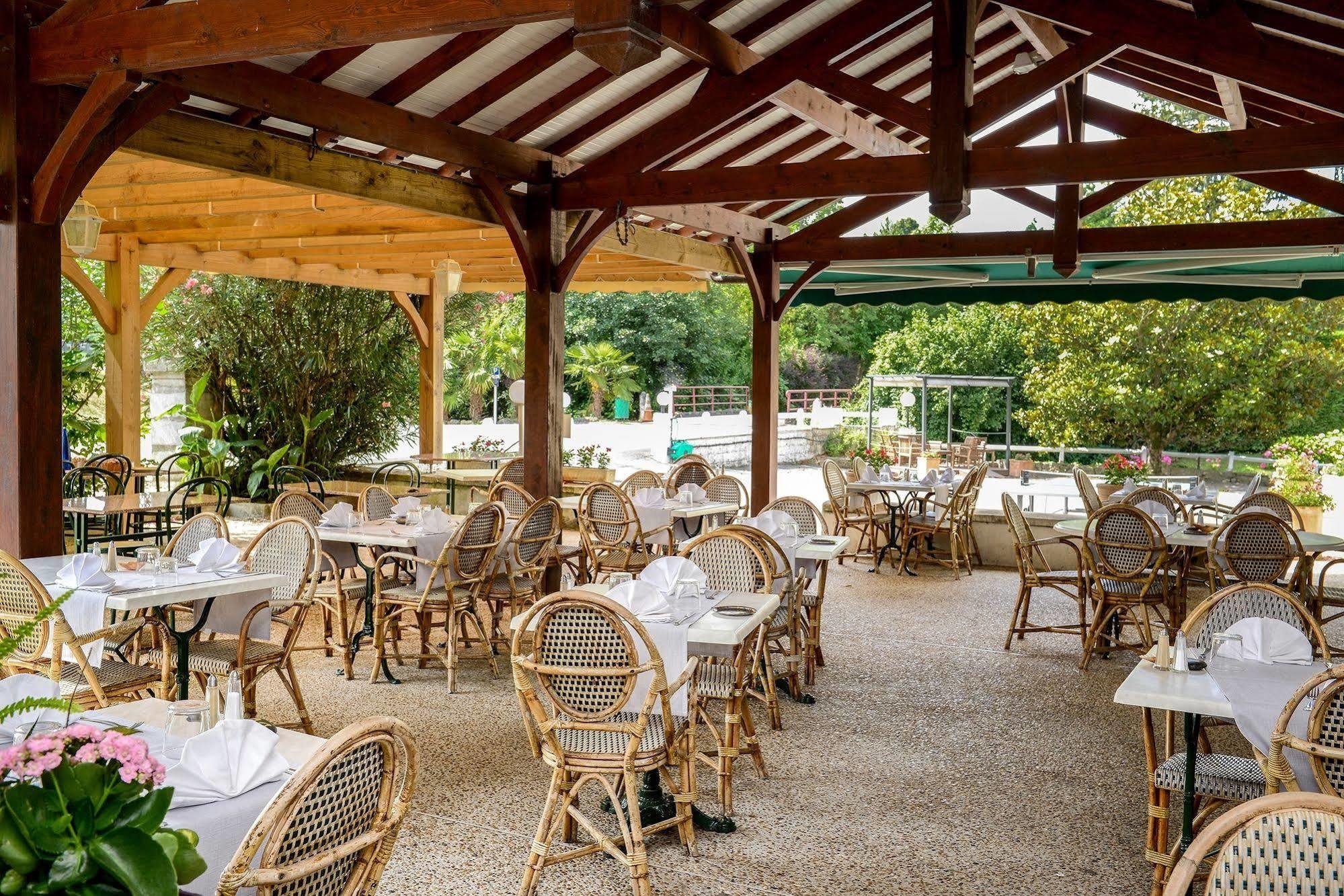 Logis Auberge Du Relais - Hotel & Restaurant Berenx Exteriör bild